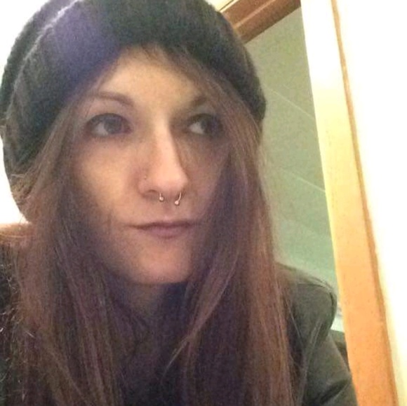 Meet your Posher, Mandee - Picture 1 of 1